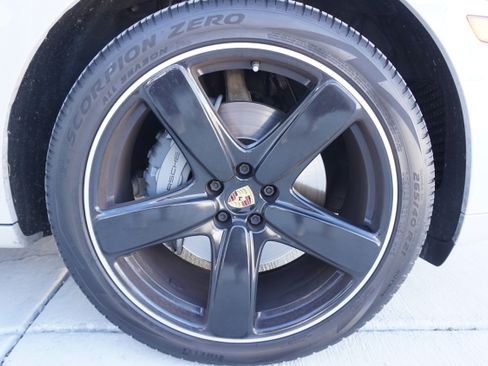 Used 2019 Porsche Macan S image 19