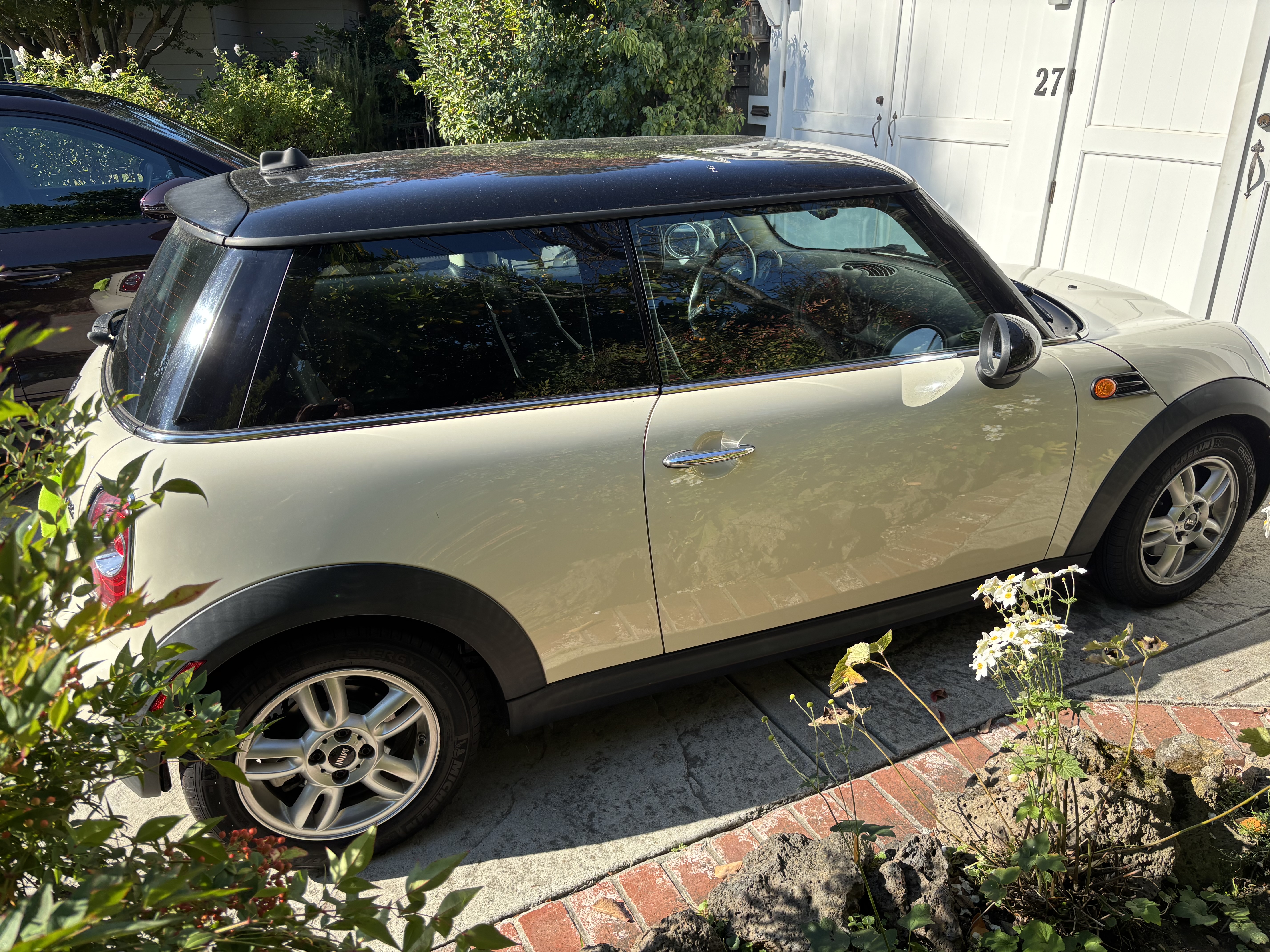 Used 2012 MINI Cooper Hardtop FWD image 1