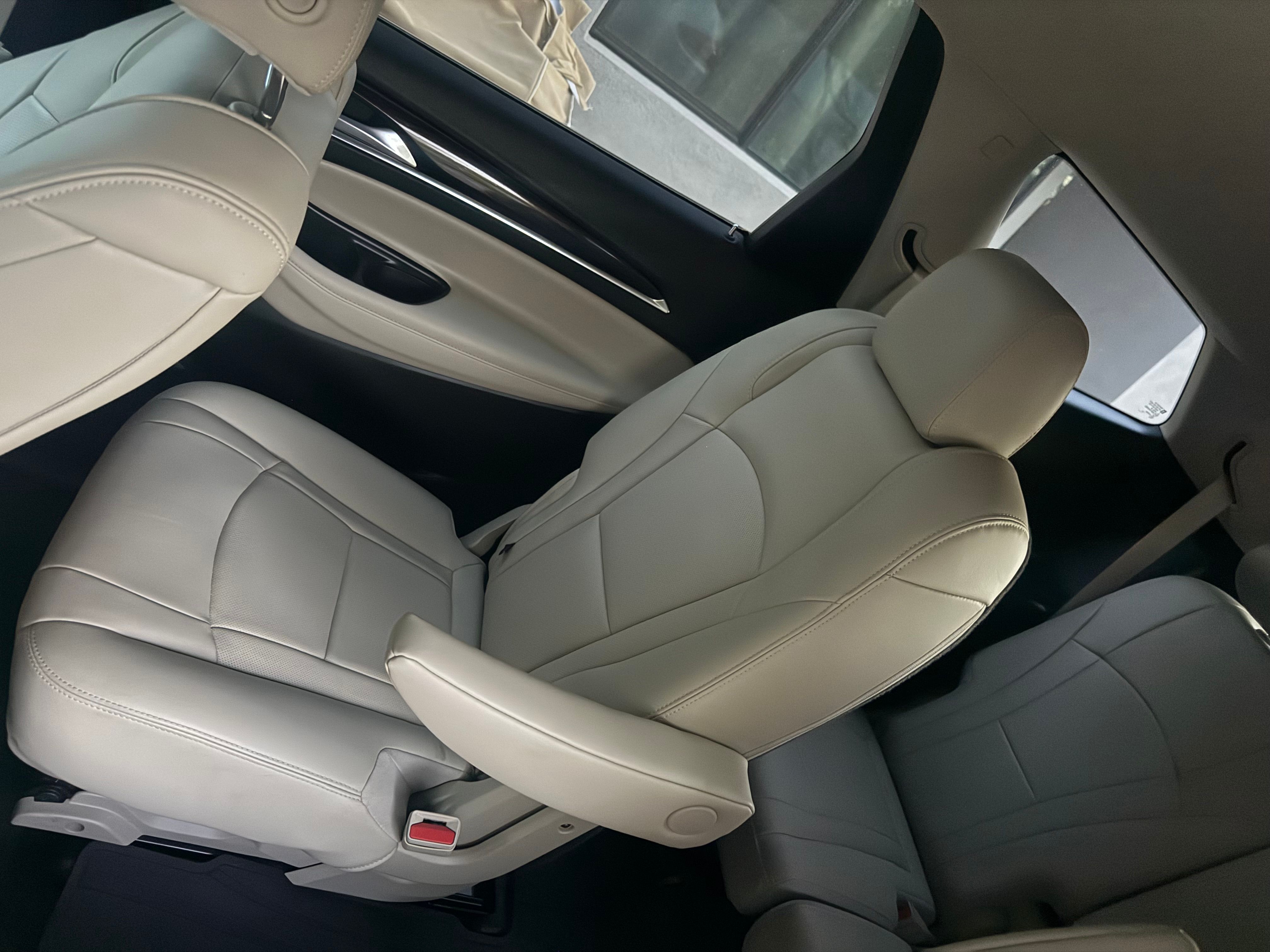 Used 2021 Buick Enclave Essence w/ Sport Touring Edition FWD image 20
