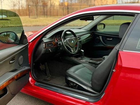 Used 2011 BMW 335i Coupe w/ Convenience Pkg image 17