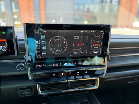 Used 2024 GMC Hummer EV 3X AWD/4WD image 31