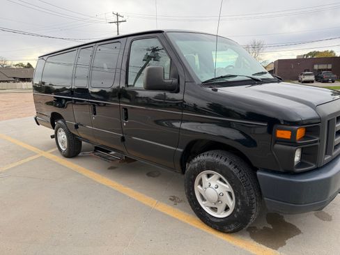 Used 2014 Ford E-350 and Econoline 350 XL w/ Interior Upgrade Package image 12
