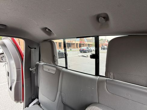 Used 2015 Toyota Tacoma 4x4 Access Cab w/ Convenience Package image 16