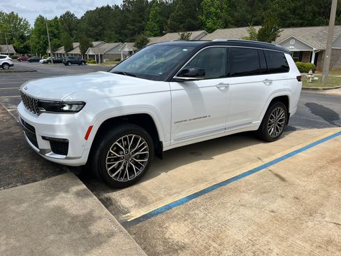 Used 2023 Jeep Grand Cherokee L Summit AWD/4WD image 12