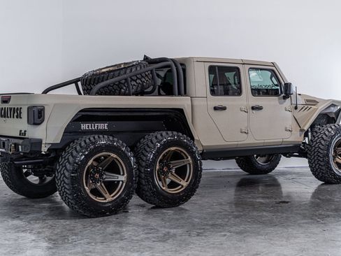 Used 2023 Jeep Gladiator Sport image 6