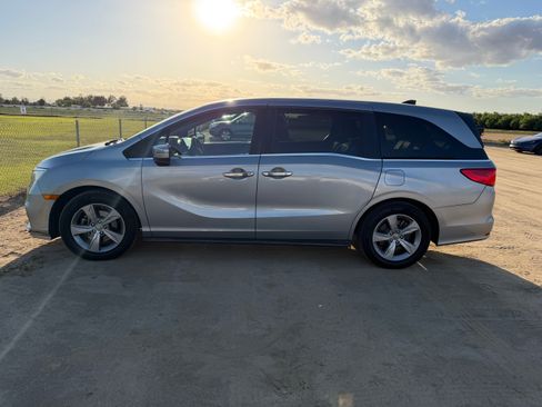 Used 2019 Honda Odyssey EX image 8