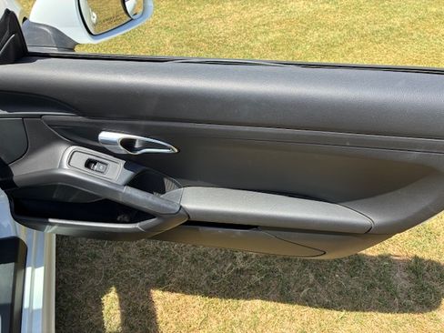 Used 2014 Porsche Boxster RWD image 12