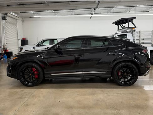 Used 2020 Lamborghini Urus image 1