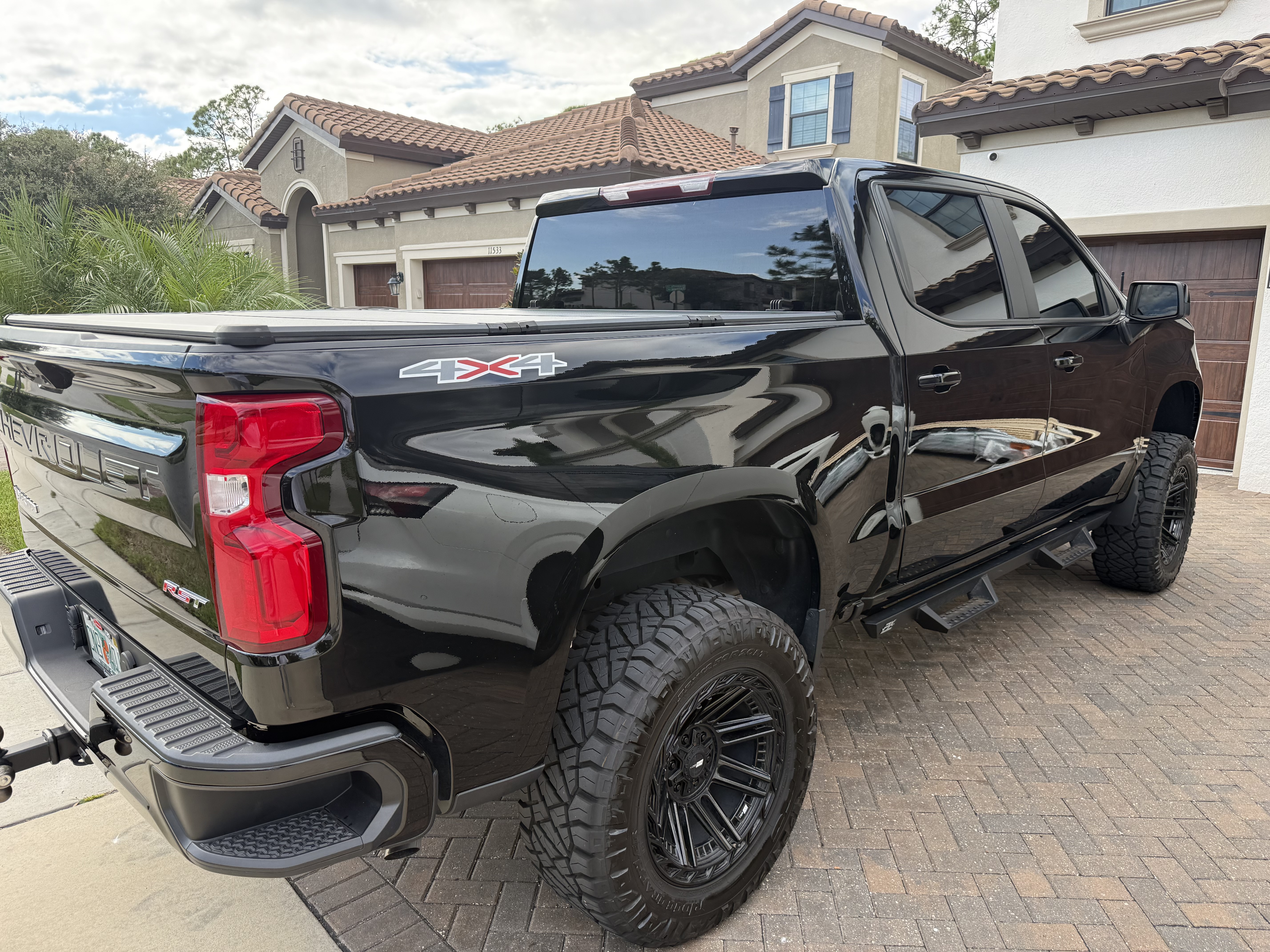 Used 2025 Chevrolet Silverado 1500 RST AWD/4WD image 9