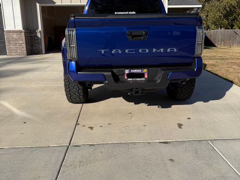 Used 2024 Toyota Tacoma TRD Sport image 10