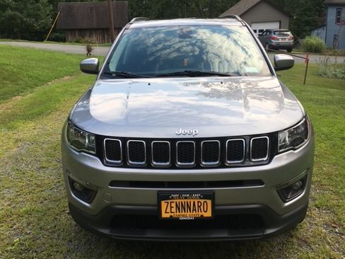 Used 2017 Jeep Compass Latitude w/ Popular Equipment Group image 2
