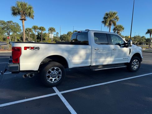 Used 2021 Ford F350 Lariat w/ Chrome Package image 5