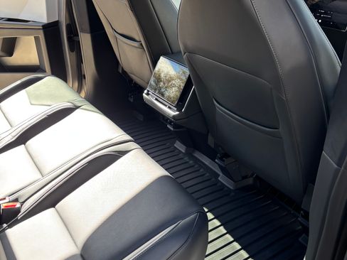 Used 2024 Tesla Cybertruck AWD Crew Cab image 11