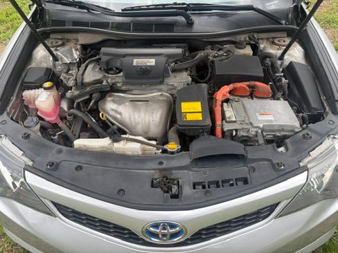 Used 2014 Toyota Camry SE w/ Moonroof Package FWD image 22