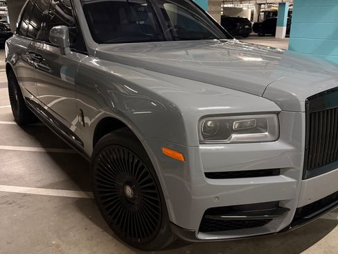 Used 2023 Rolls-Royce Cullinan AWD/4WD image 2