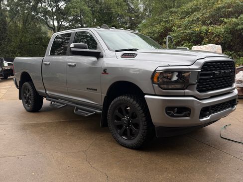 Used 2022 RAM 2500 Big Horn w/ Night Edition image 6