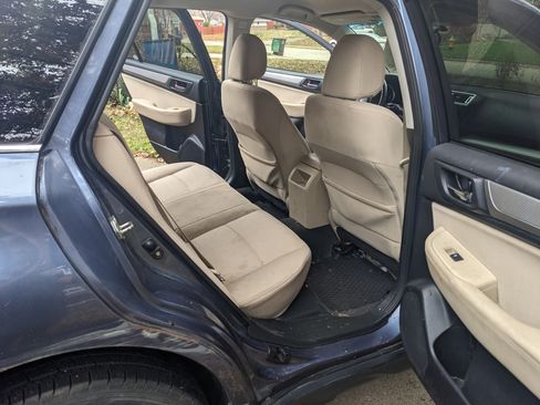 Used 2017 Subaru Outback 2.5i Premium image 5