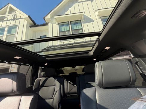 Used 2024 Toyota Sequoia Platinum image 6