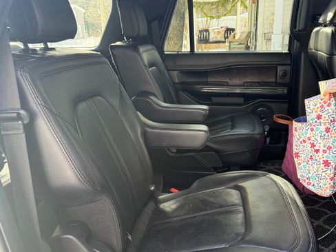Used 2021 Ford Expedition Max Limited image 5