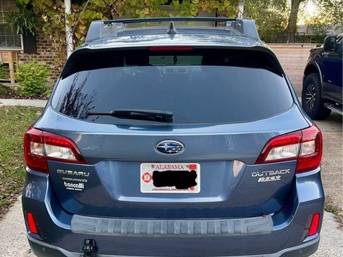 Used 2017 Subaru Outback 2.5i Limited image 2