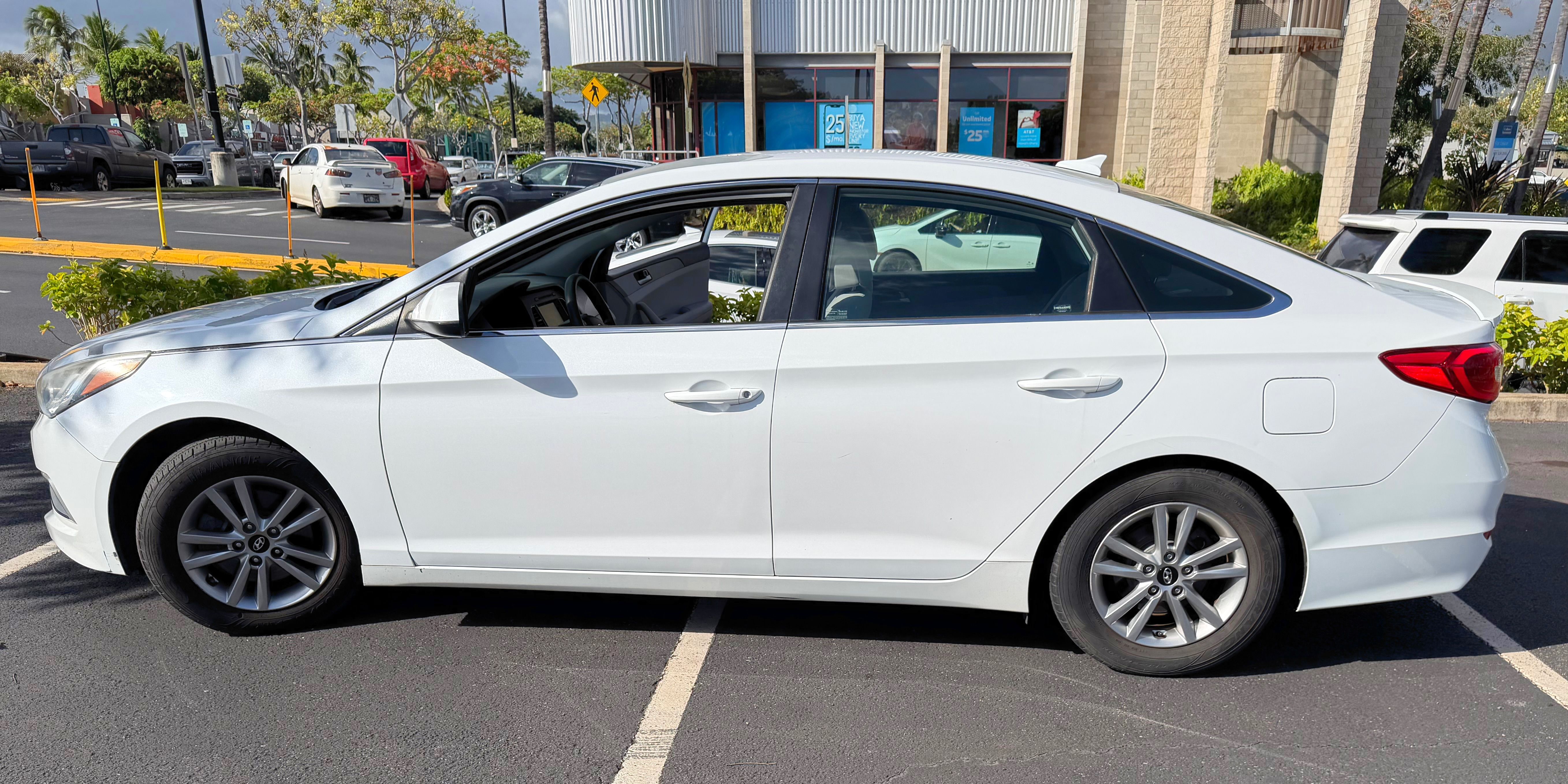 Used 2017 Hyundai Sonata SE FWD image 1