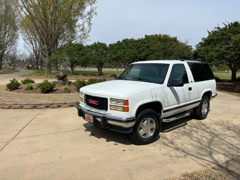 Used 1994 GMC Yukon Sport Utility 2D image 18