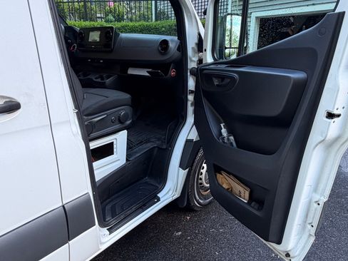 Used 2020 Mercedes-Benz Sprinter 2500 image 1