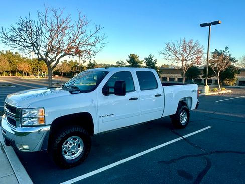 Used 2007 Chevrolet Silverado 2500 LT w/ 1LT Convenience Package AWD/4WD image 1