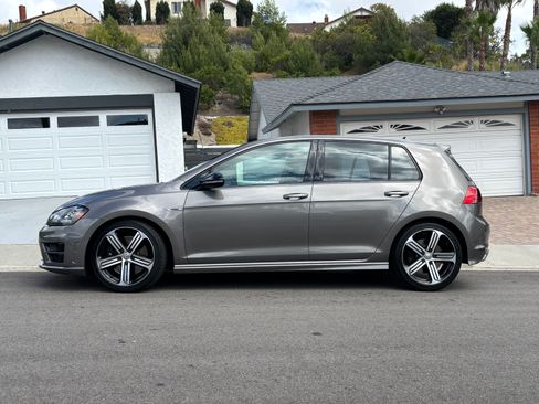 Used 2016 Volkswagen Golf 4-Door AWD/4WD image 2