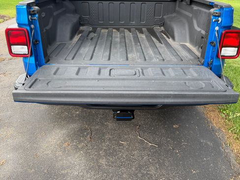 Used 2021 Jeep Gladiator Sport AWD/4WD image 8