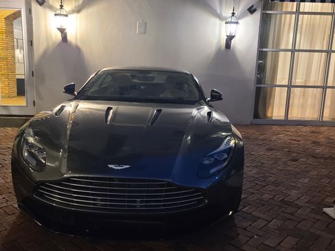 Used 2017 Aston Martin DB11 V12 image 11