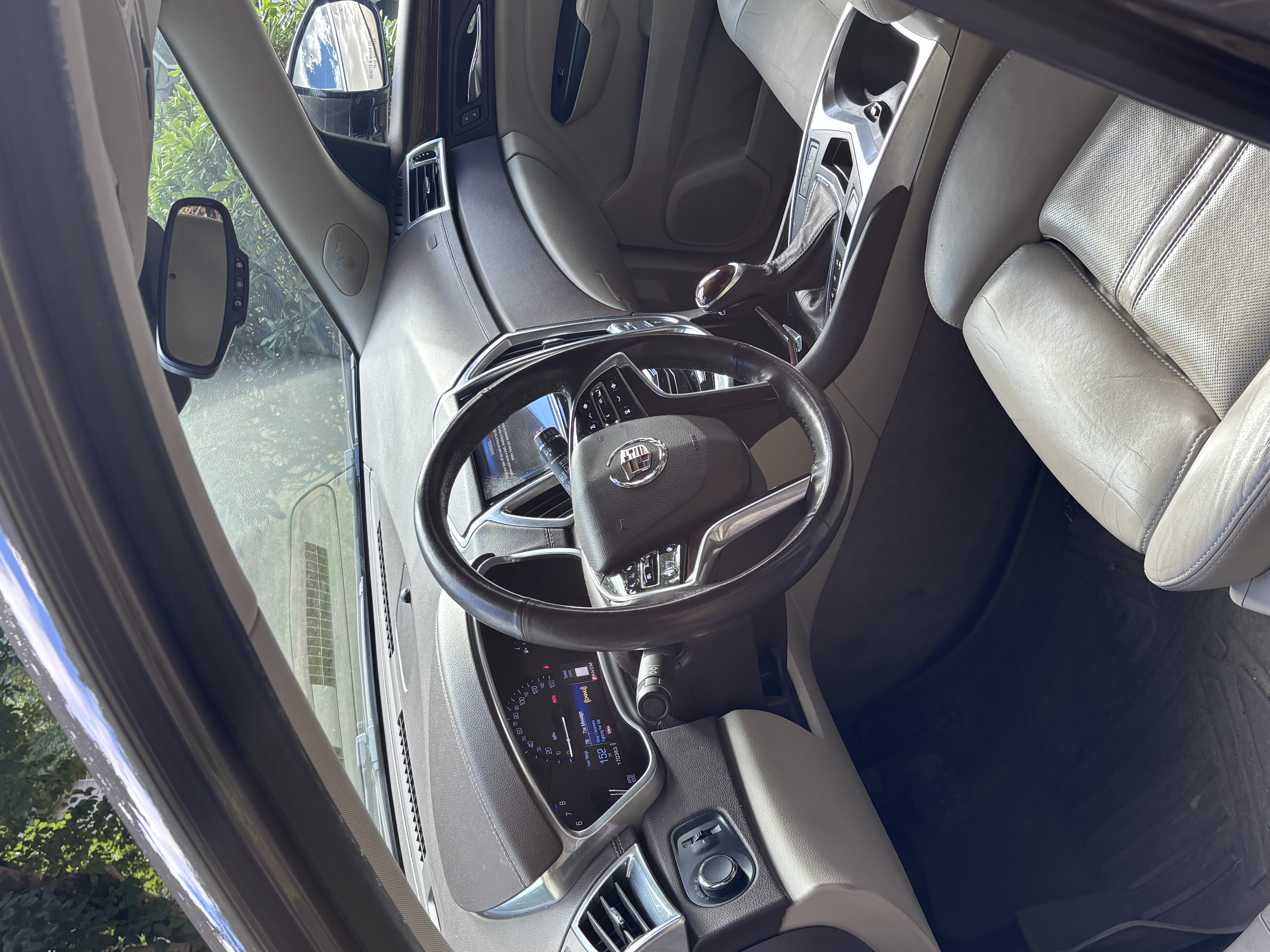 Used 2015 Cadillac SRX Luxury w/ Driver Awareness Package AWD/4WD image 6