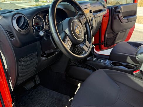 Used 2015 Jeep Wrangler Unlimited Sport w/ Quick Order Package 24S image 11