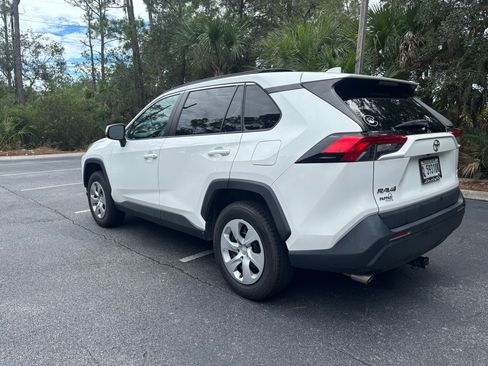 Used 2020 Toyota RAV4 LE w/ All Weather Liner Package AWD/4WD image 4