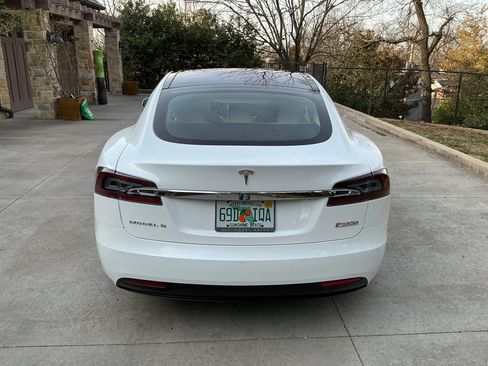 Used 2017 Tesla Model S P100D image 4