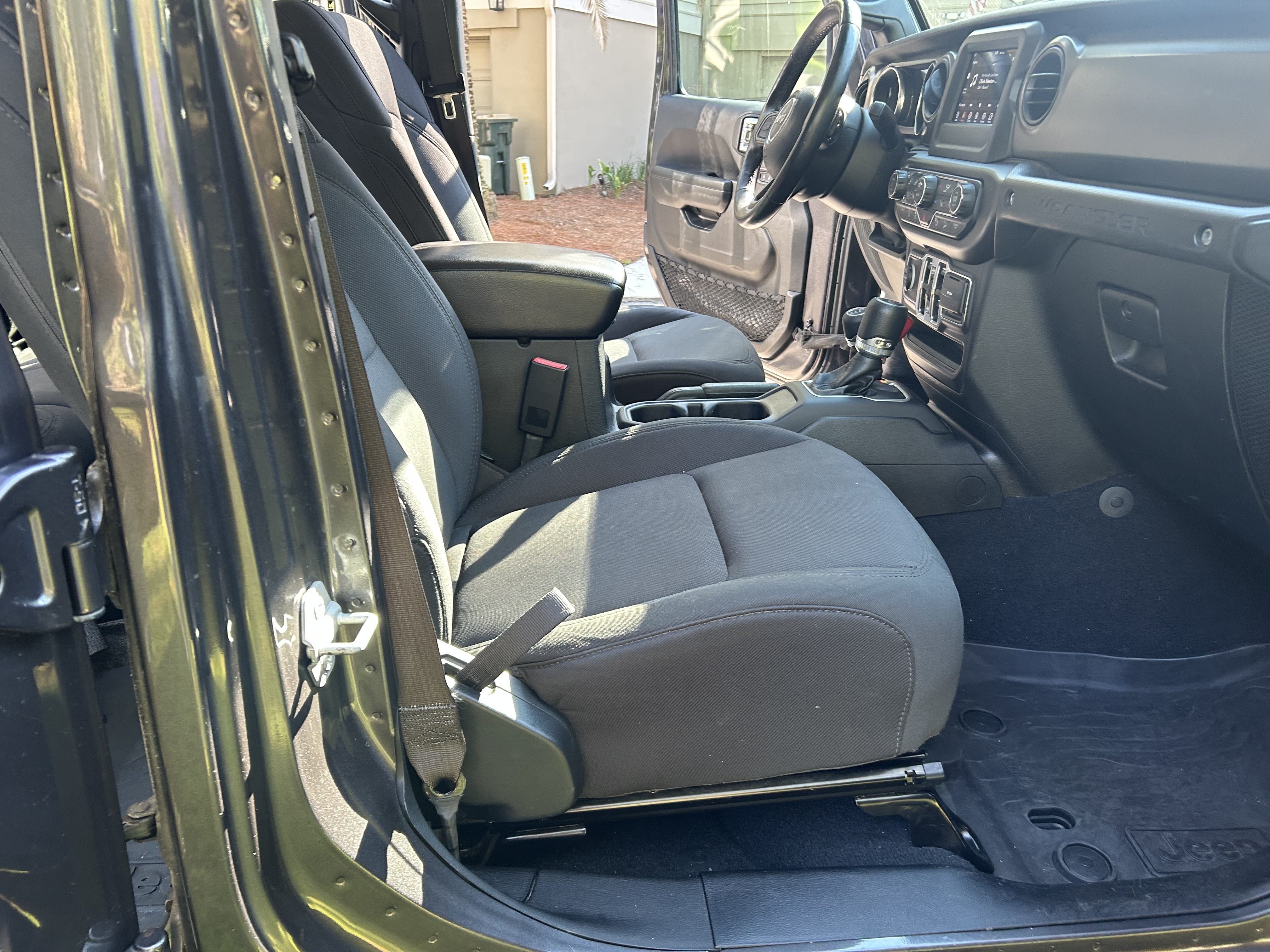 Used 2018 Jeep Wrangler Unlimited Sport S AWD/4WD image 28