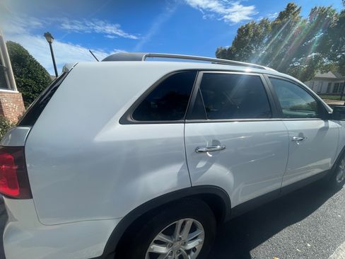 Used 2014 Kia Sorento LX FWD image 12
