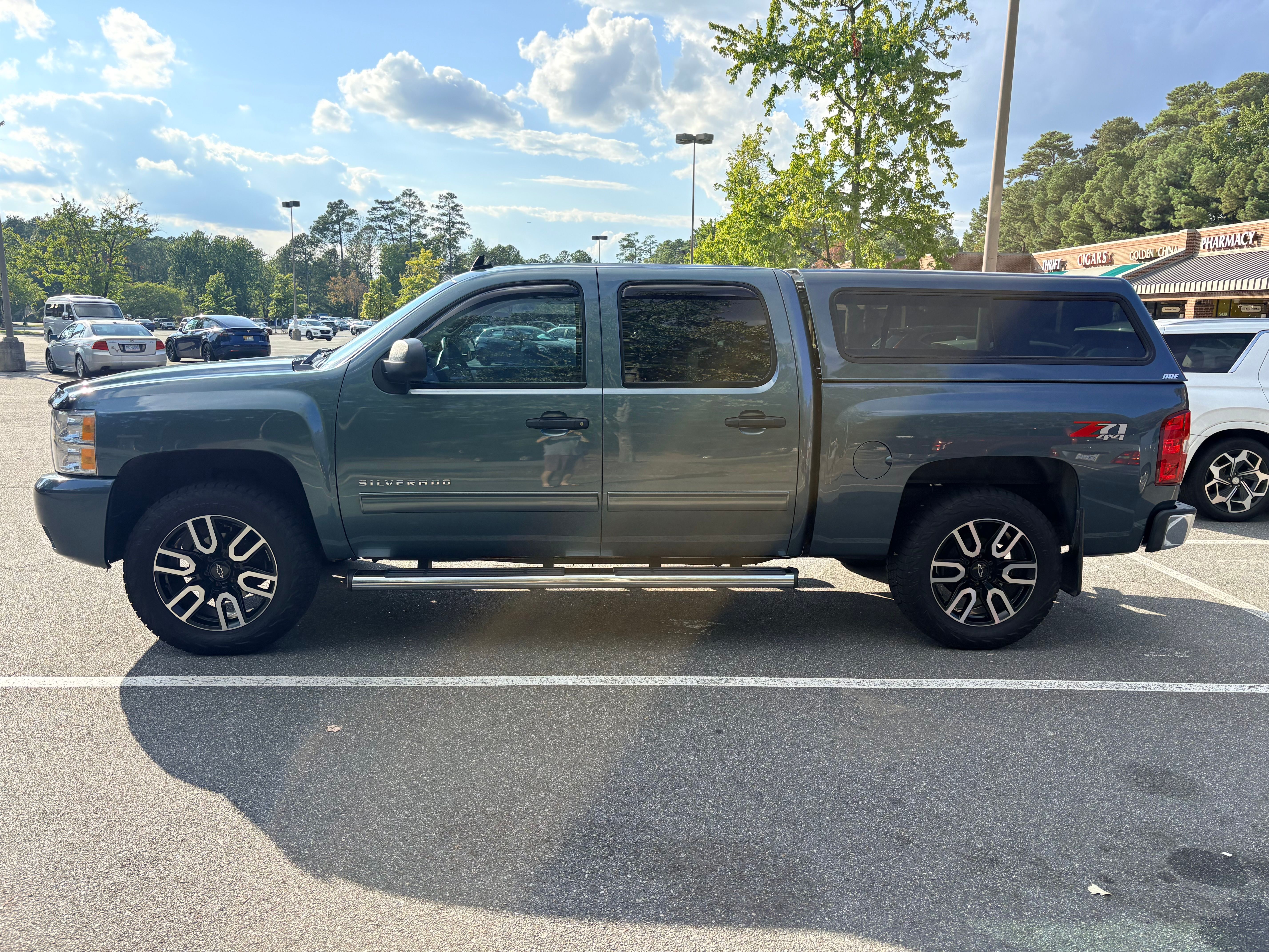 Used 2010 Chevrolet Silverado 1500 LT w/ Power Pack Plus AWD/4WD image 6
