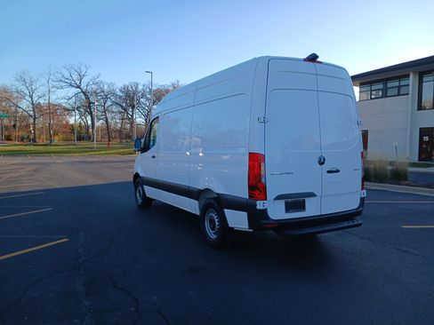 Used 2020 Mercedes-Benz Sprinter 2500 image 16