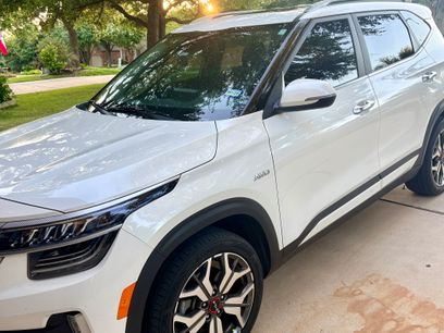 Used 2022 Kia Seltos SX w/ Sunroof Package