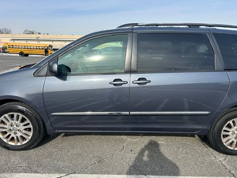 Used 2008 Toyota Sienna XLE Limited image 4