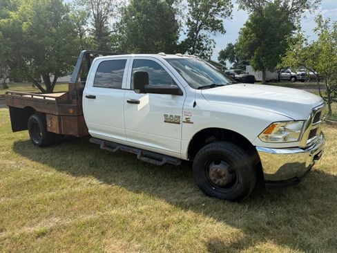 Used 2018 RAM 3500 Tradesman w/ Chrome Appearance Group AWD/4WD image 2