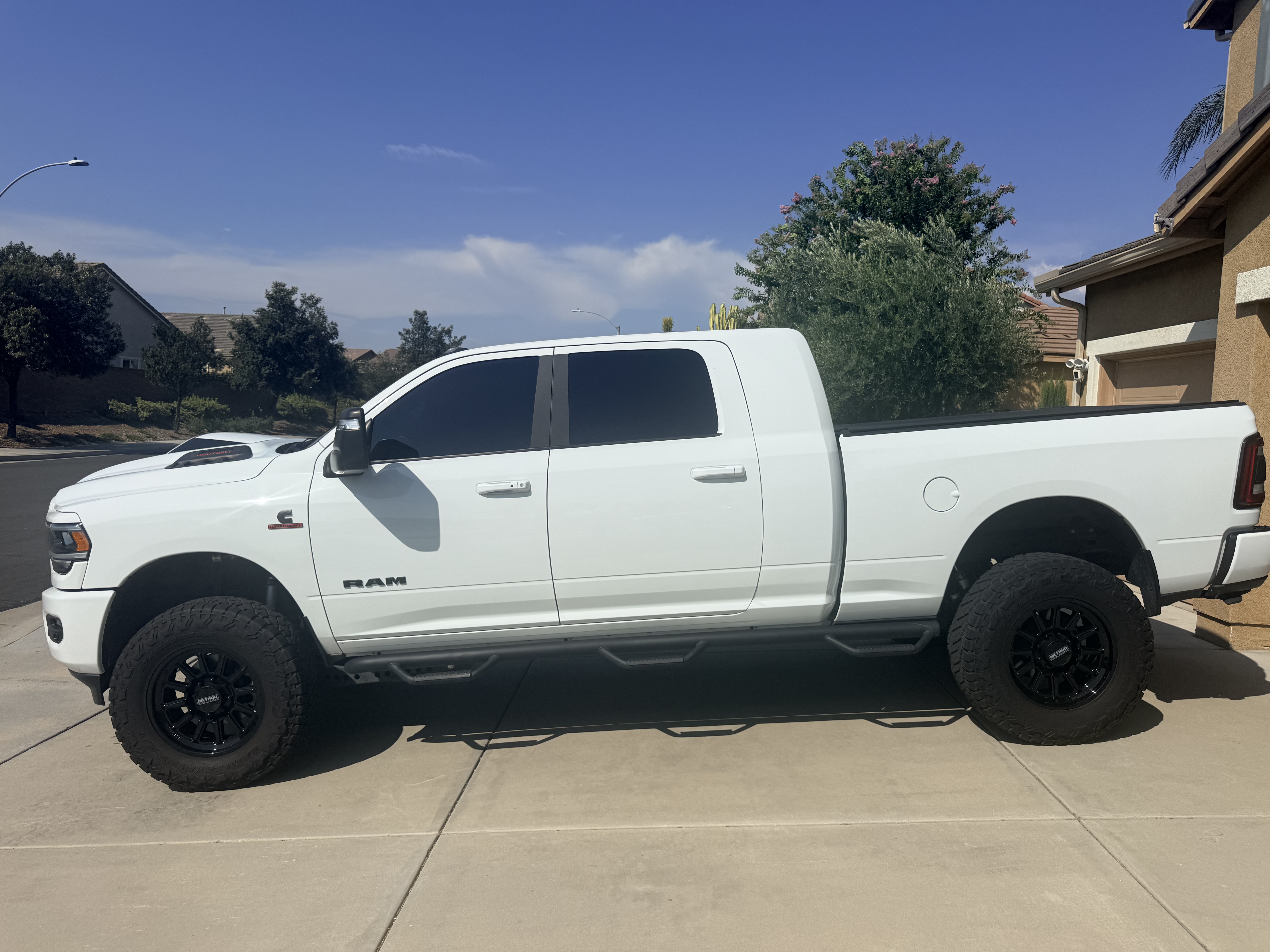 Used 2024 RAM 2500 Laramie w/ Night Edition AWD/4WD image 1