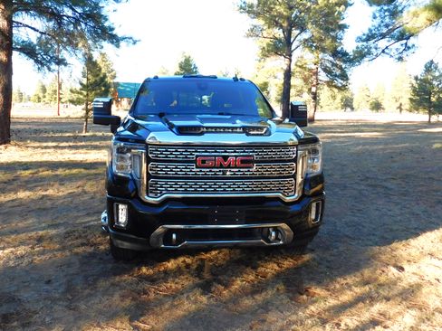 Used 2020 GMC Sierra 3500 Denali w/ Denali Ultimate Package image 2