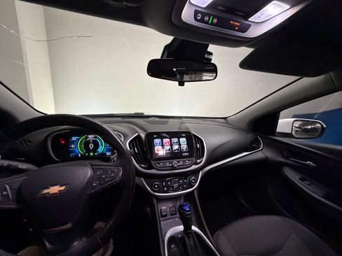 Used 2017 Chevrolet Volt LT image 6