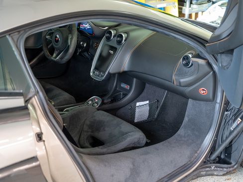 Used 2017 McLaren 570S Coupe image 6