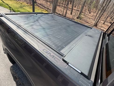 Used 2022 GMC Sierra 1500 AT4X image 8