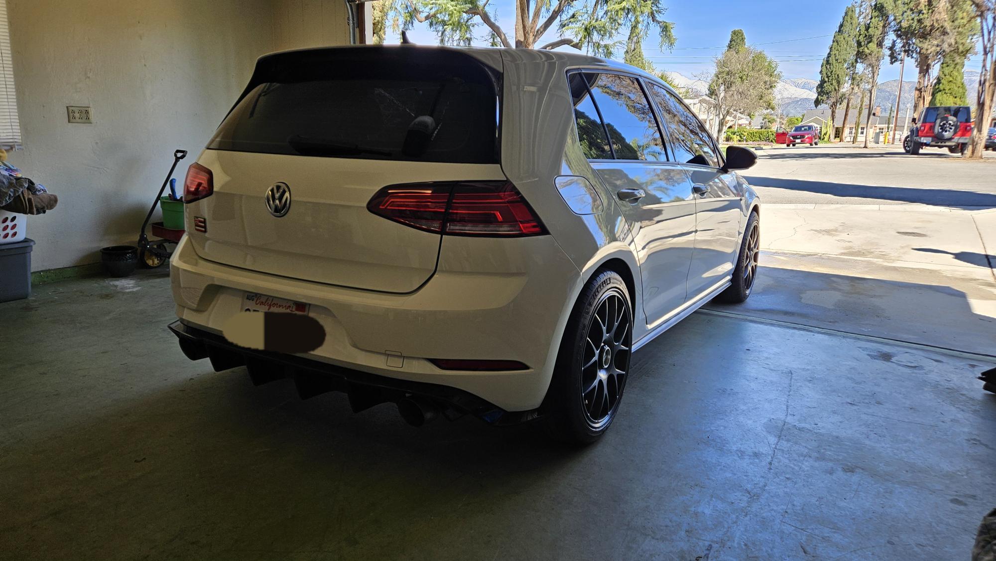 Used 2018 Volkswagen GTI S FWD image 2