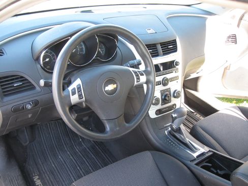Used 2009 Chevrolet Malibu LT image 9
