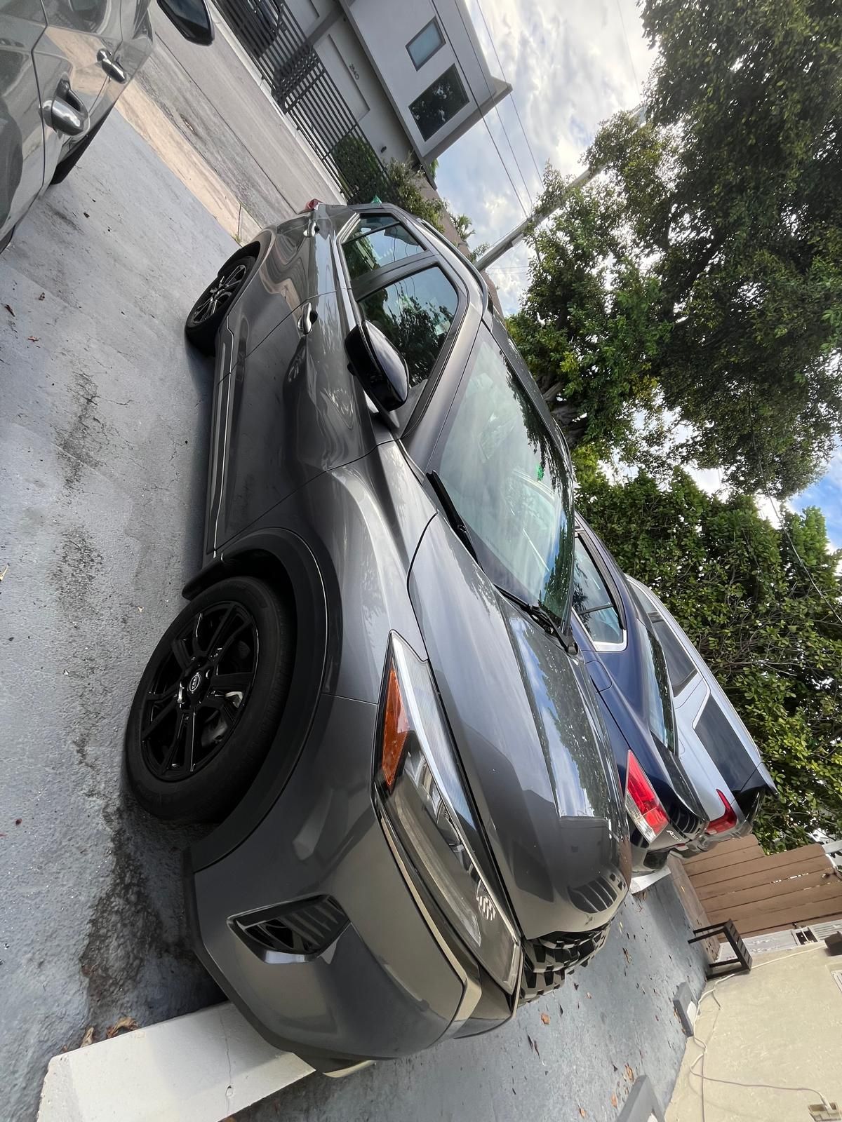 Used 2023 Nissan Kicks SR FWD image 2